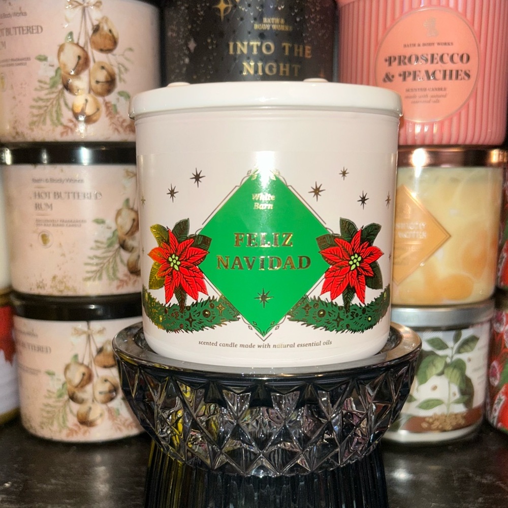 Bath and Body Works Feliz Navidad 3 Wick Candle with Ceramic Lid